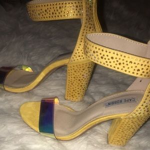 Chunky Open Toe Heels - BRAAAAAND NEW!